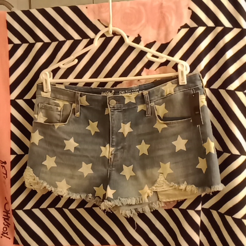Fringe star jean shorts